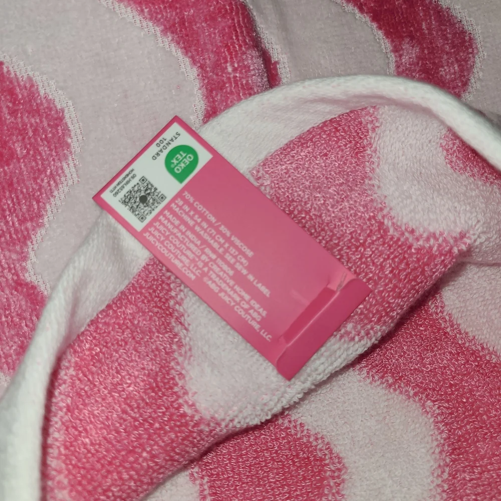 Juicy Couture Pink and Light Pink Wave Pattern Towel Set